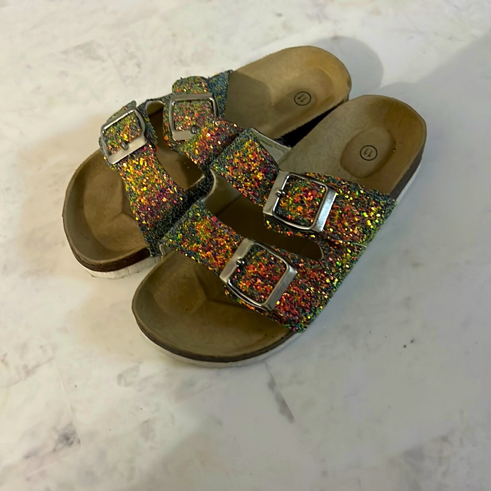 Cute sandals ! Toddler size 11.